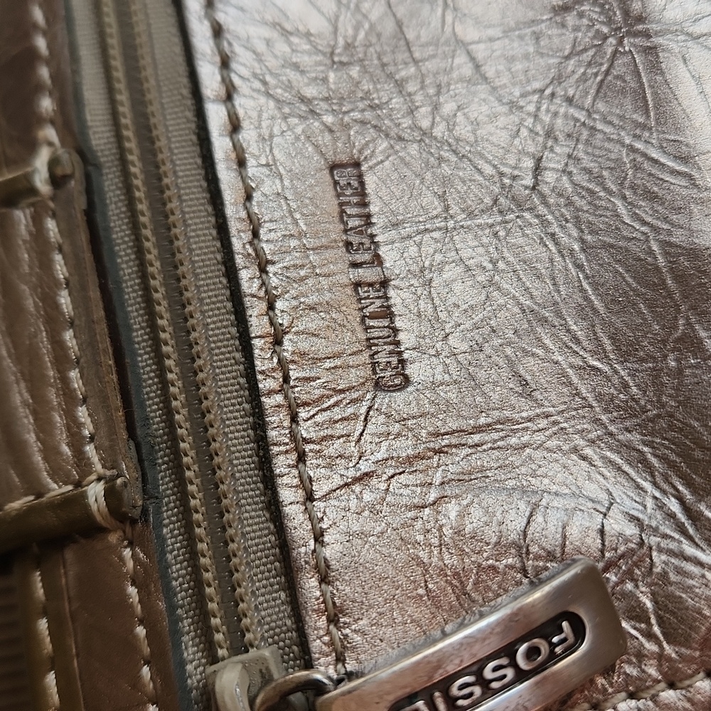 Fossil gold colored genuine leather wallet - Picture 3 of 12